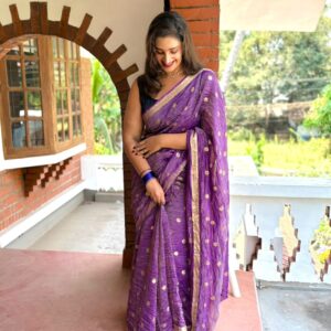Crushed Viscose Silk Saree With Jacquard Buttas